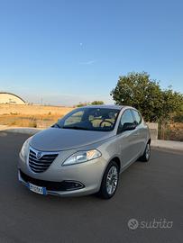 Lancia Ypsilon 1.2 69 CV 5 porte S&S Silver