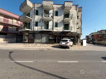 Locale Commerciale Fronte Strada