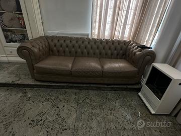 Divano chesterfild