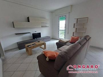 Appartamento di 106 m² con più di 5 locali e box a