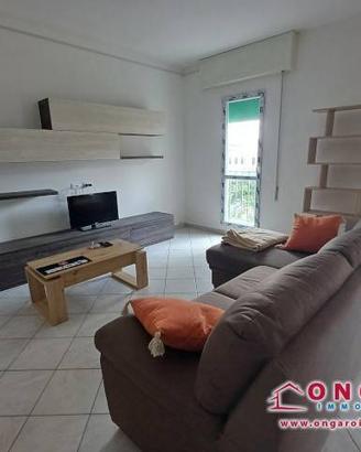 Appartamento di 106 m² con più di 5 locali e box a