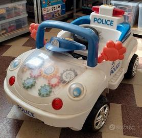 Macchinina per bambini.