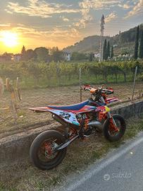 KTM 125