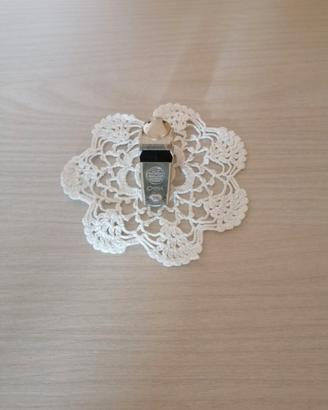 Vecchio fischietto in metallo