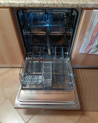 Lavastoviglie incasso Bauknecht GSXK 8525 (usata)