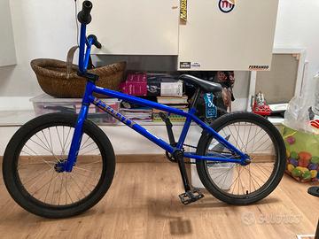 BMX blu