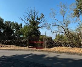 Terreno con fabbricato