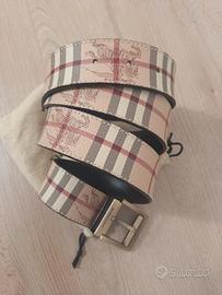 Cintura Burberry come nuova. 