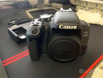 Canon EOS 800D (solo 1900 scatti)
