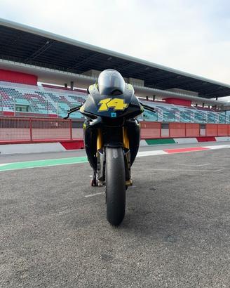 yamaha r1m pronto pista