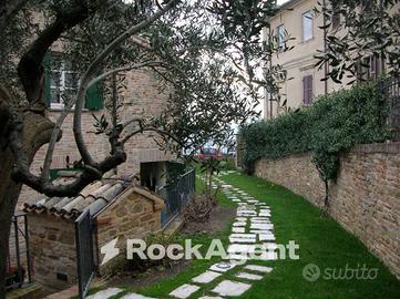 PALAZZO MONTECCHI VILLA D'EPOCA