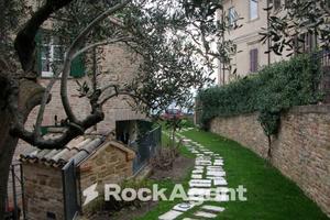 PALAZZO MONTECCHI VILLA D'EPOCA