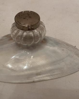 Piccolo calamaio con base in madreperla