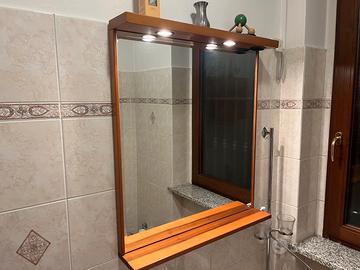 Specchiio e pensile bagno
