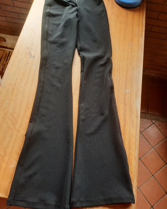 Pantaloni neri Bershka