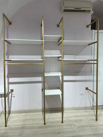 Scaffali per negozio