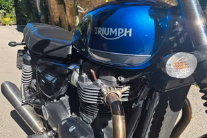 Triumph Street Twin 