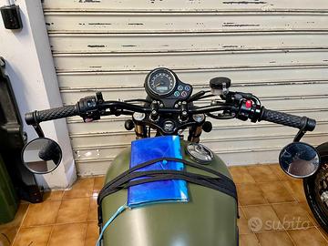 Triumph bonneville T-100