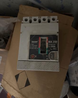 Bticino MA250A 7314NA Magnetotermico Interruttore