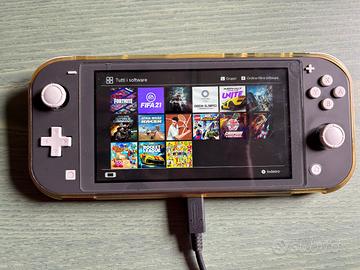 Nintendo Switch Lite con giochi e accessori