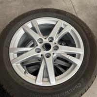 4 ruote con cerchi lega BMW