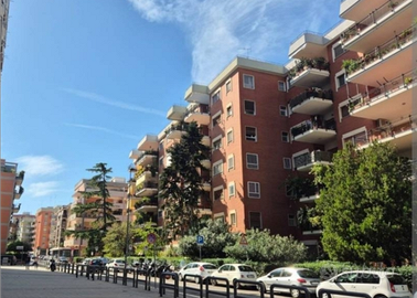 Via M. Amoruso Cantina in palazzo Amoruso Manzari