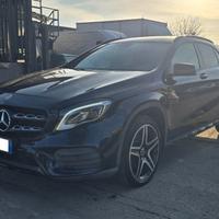 MERCEDES-BENZ GLA 200 d Automatic Premium " PACK