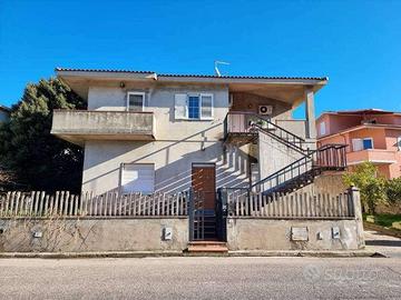 Immobile in asta di 216 m² con 5 locali e box auto