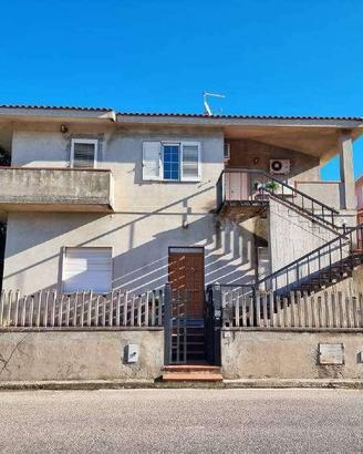 Immobile in asta di 216 m² con 5 locali e box auto