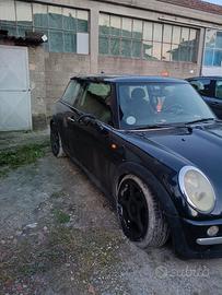 Mini One D incidentata