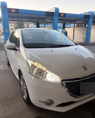 Peugeut 208