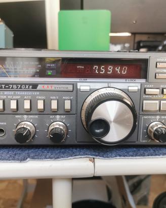 Ricetrasmettitore Yaesu FT-757GX II HF +  FP-757HD