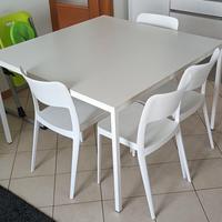 Tavolo ed Armadio 