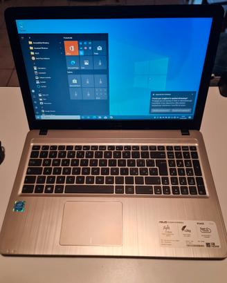 Computer Portatile Asus 15 pollici Windows 10