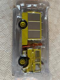 Camion pompieri RENAULT -Francia 1989