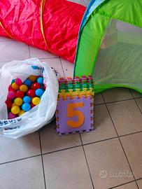 tenda con tunnel e palline