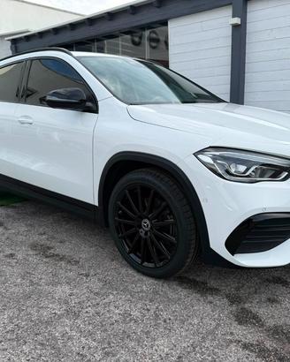 MERCEDES-BENZ GLA 200 d Automatic Premium NIGHT PA