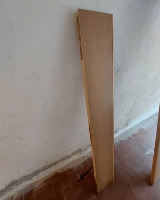 mensole in legno sono tre 2+1