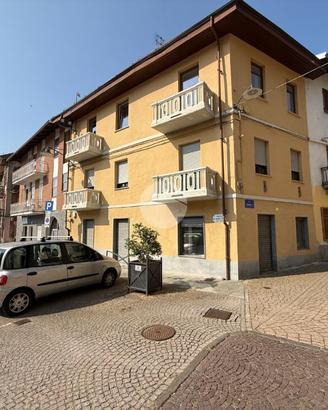 CASA SEMINDIPENDENTE A ROCCA CANAVESE