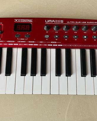 Behringer uma 25s