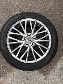 Treno gomme con cerchi originali Toyota