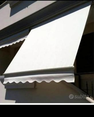 Tenda da sole con cassonetto a cadutacon braccetti