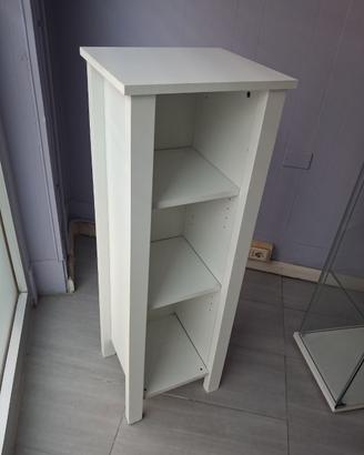 Mobile a giorno con scaffali 