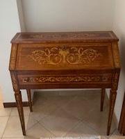 Secretaire intarsiato stile maggiolini