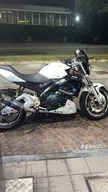 Suzuki gsr 600
