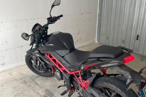 Benelli bn 125 2022, foto in privato