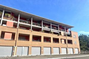 Appartamento di 65 m² con box auto a Roma