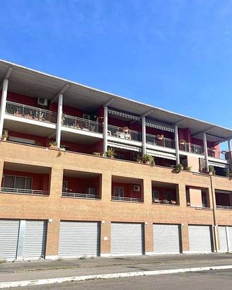 Appartamento di 65 m² con box auto a Roma