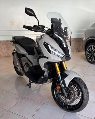 Honda x-adv750 perfetto in tutto