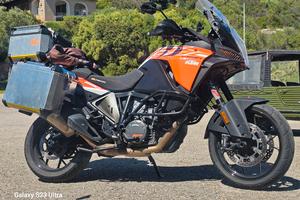 KTM 1290S 